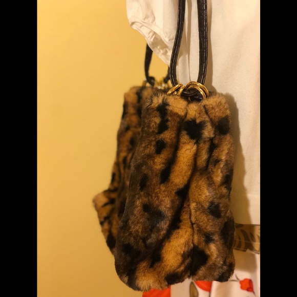 TIANNI FAUX FUR SHOULDER TOTE - Picture 3 of 7